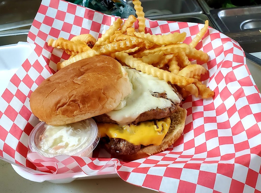 Mikes Cafe & Pizzeria | restaurant | 3 E Hwy 61, Esko, MN 55733, USA | 2188796633 OR +1 218-879-6633