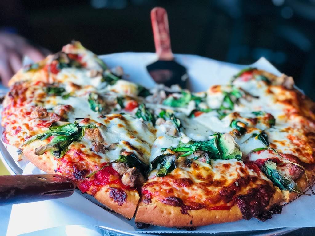 Barracos Pizza | restaurant | 3701 95th St, Evergreen Park, IL 60805, USA | 7082377110 OR +1 708-237-7110