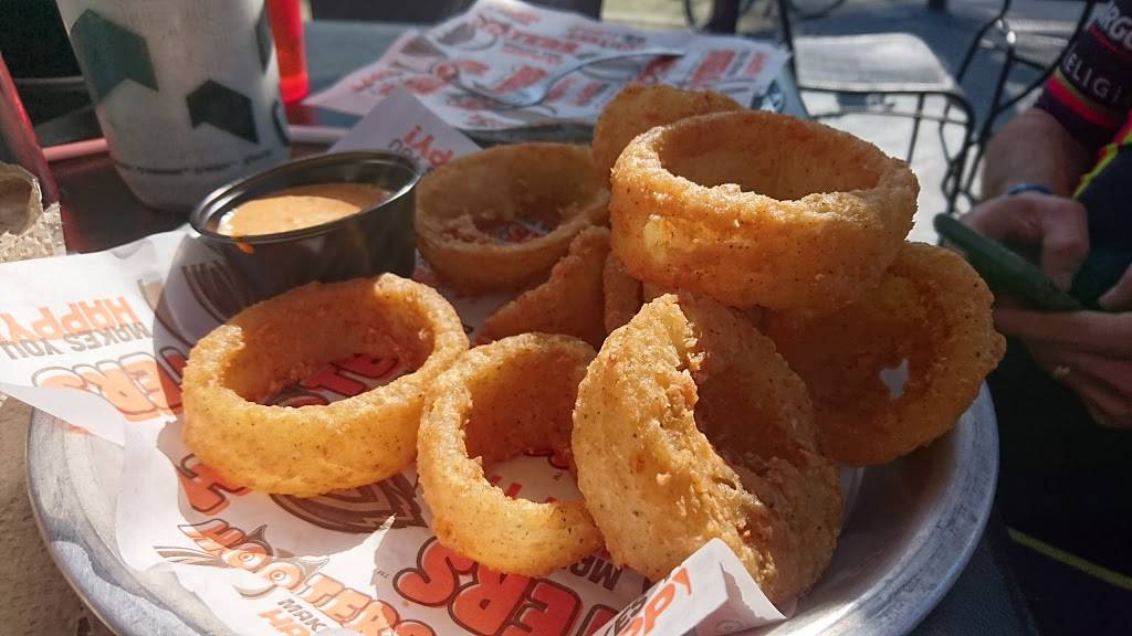 Hooters | restaurant | 90 Aquarium Way, Long Beach, CA 90802, USA | 5629831010 OR +1 562-983-1010