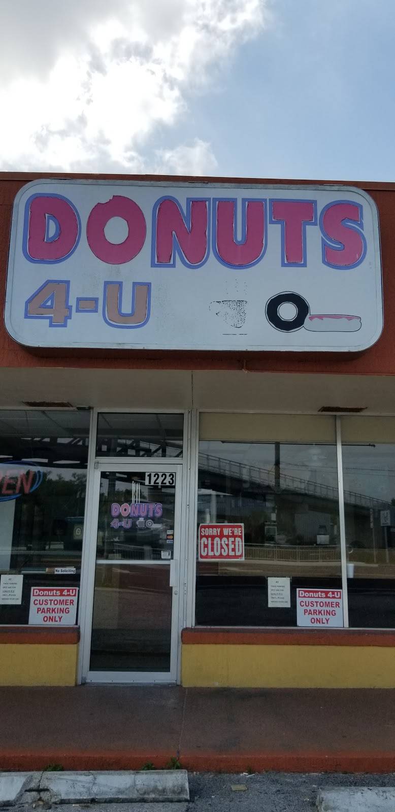 Donuts 4 U | restaurant | 1223 Garden St, Titusville, FL 32796, USA | 3212685264 OR +1 321-268-5264