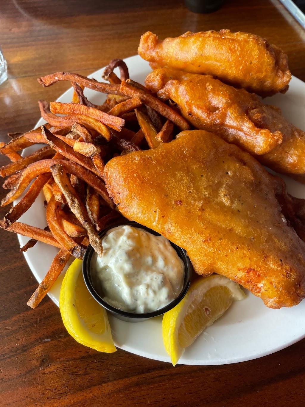 The White Horse Pub | restaurant | 246 Main St, Eastsound, WA 98245, USA | 3603767827 OR +1 360-376-7827