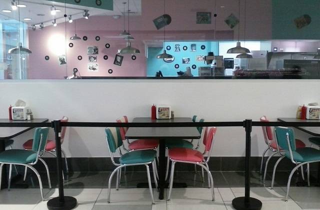 Hwy 55 Burgers Shakes & Fries | restaurant | 7600 Kingston Pike, Knoxville, TN 37919, USA | 8653335085 OR +1 865-333-5085