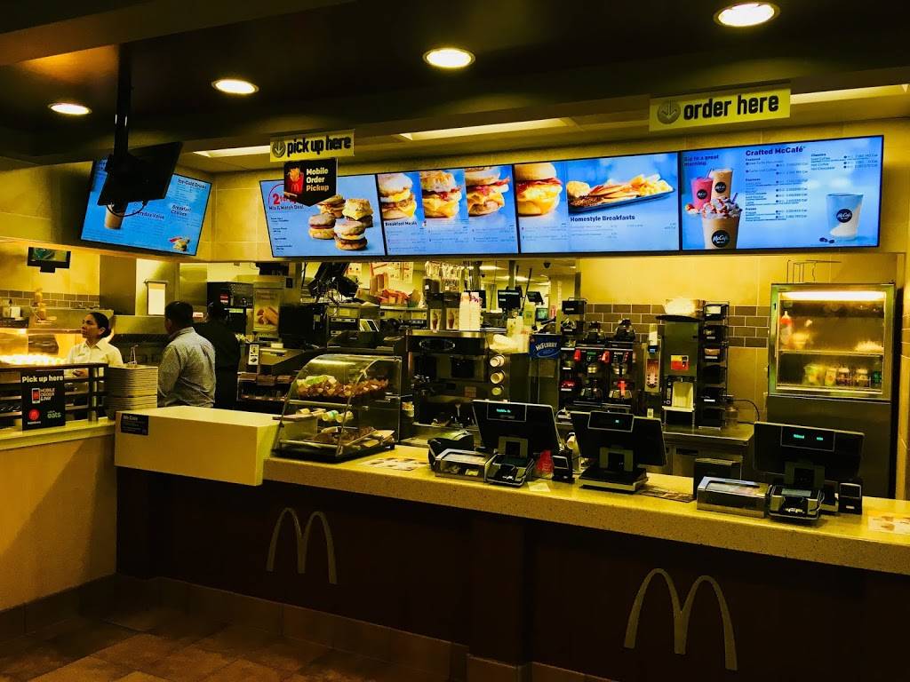McDonalds | cafe | 6125 N Milwaukee Ave, Chicago, IL 60646, USA | 7736317817 OR +1 773-631-7817