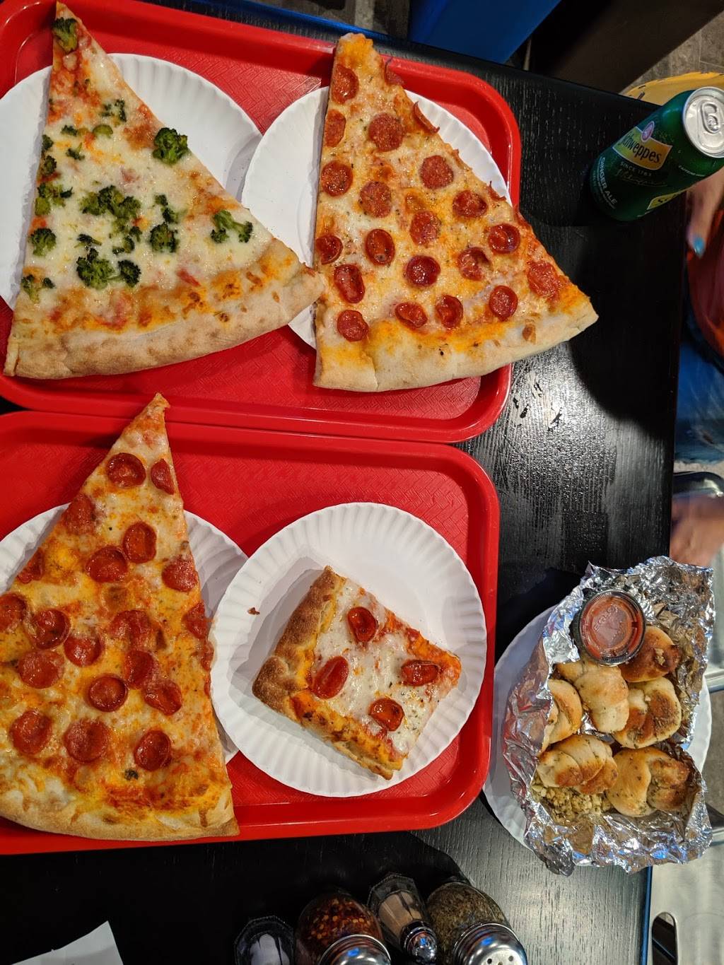 Broadway Slice | restaurant | 3932 Broadway, New York, NY 10032, USA | 6468132214 OR +1 646-813-2214