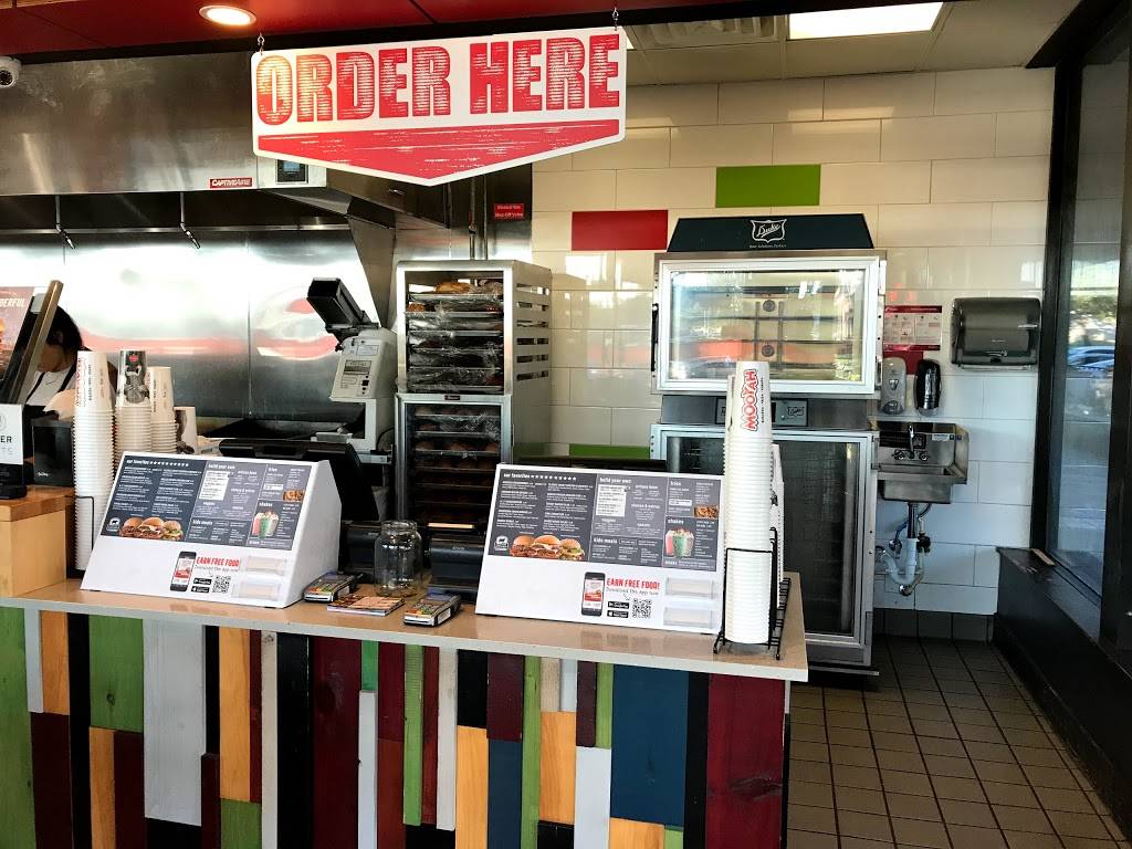 MOOYAH Burgers, Fries & Shakes | restaurant | 13725 SW 152nd St, Miami, FL 33177, USA | 3052359233 OR +1 305-235-9233