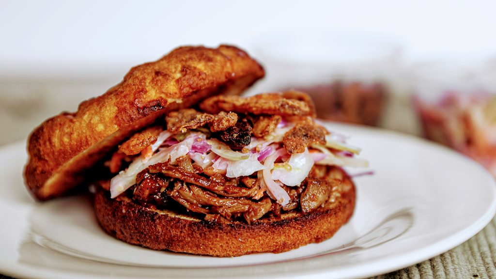 Café Avalaun | restaurant | 4640 Richmond Rd STE 200, Cleveland, OH 44128, USA | 2162456666 OR +1 216-245-6666