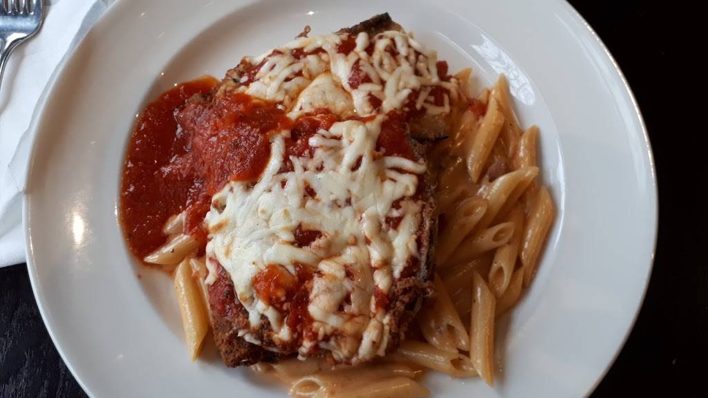 Corrados Restaurant & Bar | restaurant | 38 Baldwin St, Whitby, ON L1M 1A2, Canada | 9056553100 OR +1 905-655-3100