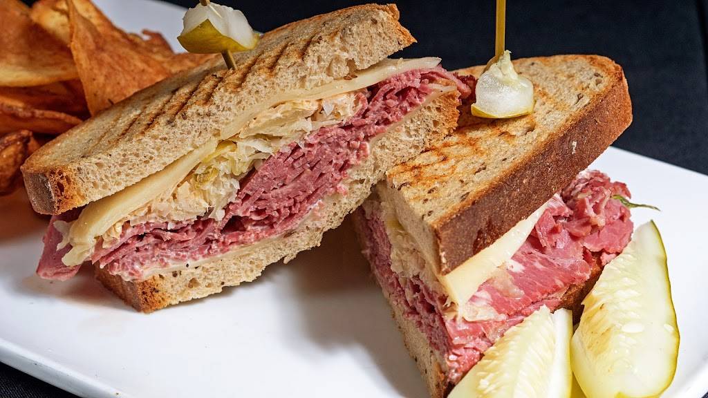 The Berghoff Restaurant | restaurant | 17 W Adams St, Chicago, IL 60603, USA | 3124273170 OR +1 312-427-3170