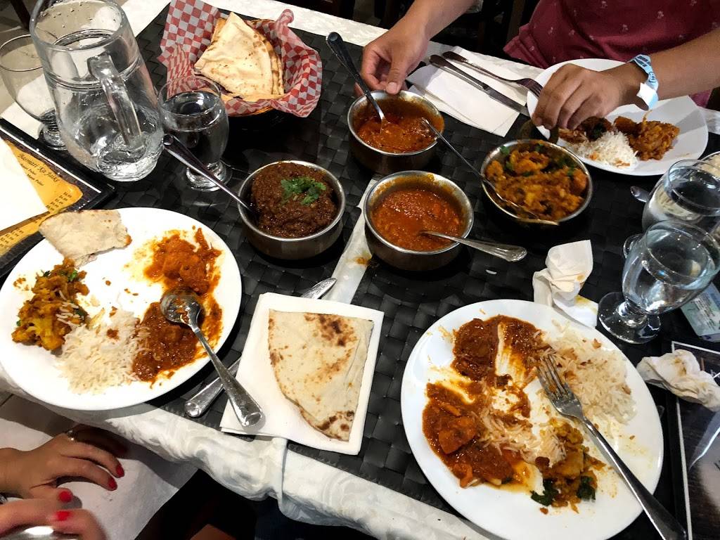 Bollywood Restaurant & Catering | restaurant | 4000 Steeles Ave W Unit # 22, Woodbridge, ON L4L 4V9, Canada | 9056051800 OR +1 905-605-1800