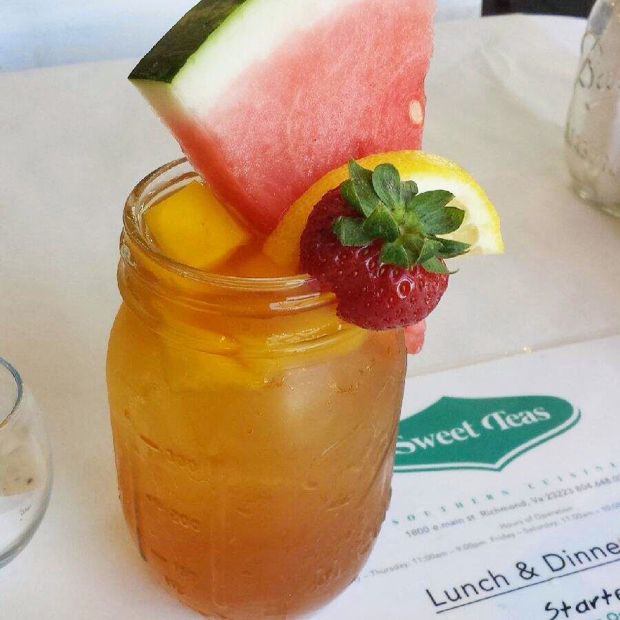 Sweet Teas Southern Cuisine | restaurant | 1700 E Main St, Richmond, VA 23223, USA | 8042258252 OR +1 804-225-8252