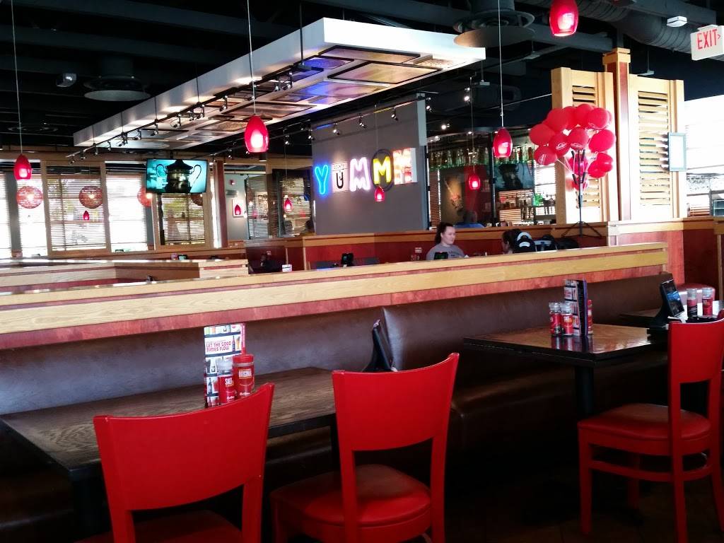 Red Robin Gourmet Burgers and Brews | restaurant | 4625 1st Ave SE, Cedar Rapids, IA 52402, USA | 3193786924 OR +1 319-378-6924