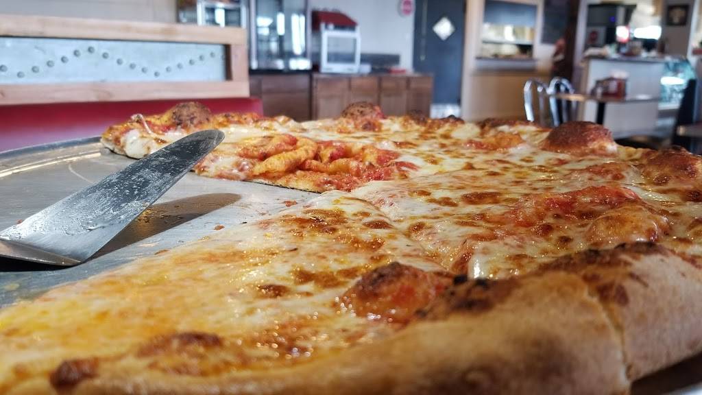 Gutis Pizza | restaurant | 625 Mt Clinton Pike, Harrisonburg, VA 22802, USA | 5404331055 OR +1 540-433-1055