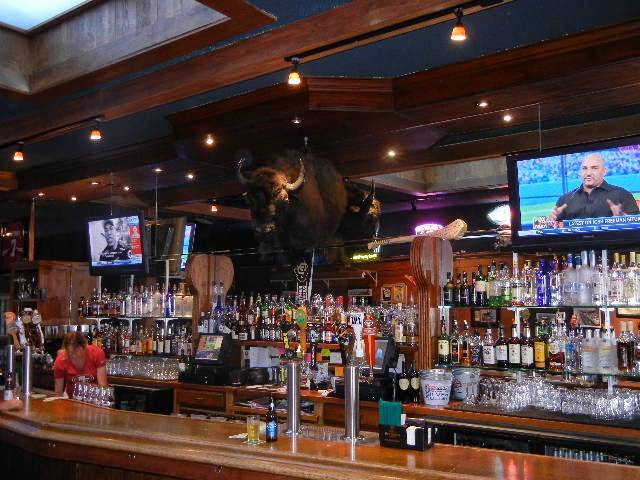 The Four Deuces | restaurant | 2319 Taraval, San Francisco, CA 94116, USA | 4155669122 OR +1 415-566-9122