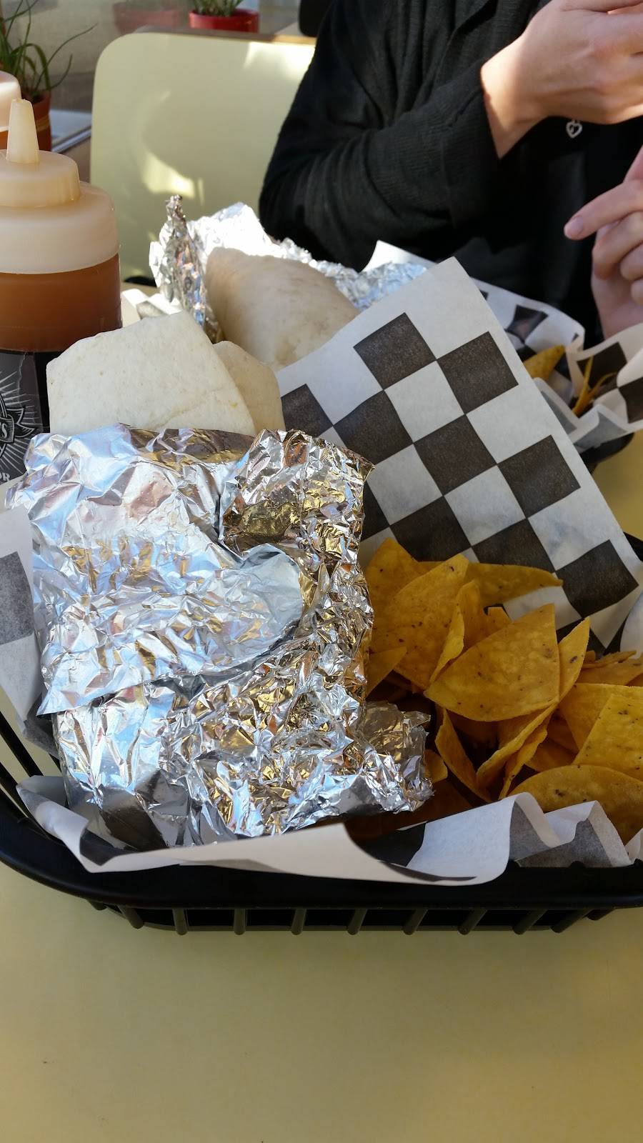 Roburritos | restaurant | 397 W Main St, Dallastown, PA 17313, USA | 7172444247 OR +1 717-244-4247