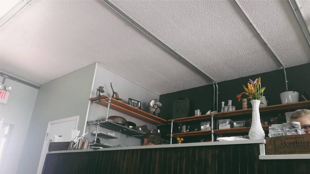 Ellie Michellies Eatery | restaurant | 100 W Maple St, Morrison, TN 37357, USA | 9316353287 OR +1 931-635-3287