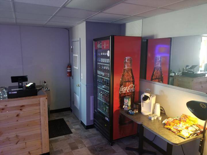 Bellys | meal takeaway | 930 18th St, Charleston, IL 61920, USA | 2175496158 OR +1 217-549-6158