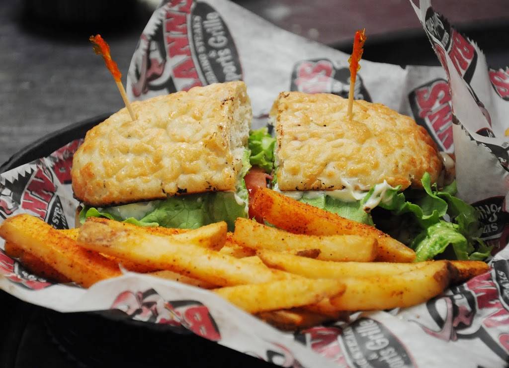 Branns Steakhouse & Grille | restaurant | 5510 Harvey St, Muskegon, MI 49444, USA | 2317981399 OR +1 231-798-1399