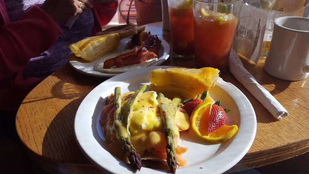 Speedtrap | restaurant | 84-2 CO-105, Palmer Lake, CO 80133, USA | 7194882007 OR +1 719-488-2007