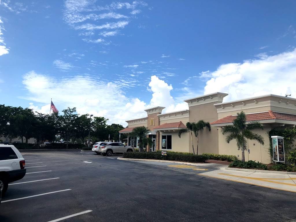 Shoppes of Grande Oak | shopping mall | 20301 20321 Grande Oak Shoppes Dr, Estero, FL 33928, USA | 8136644800 OR +1 813-664-4800