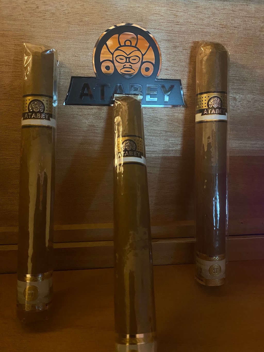 Oxford Cigar Co. at Ace Cafe Orlando | restaurant | 100 W Livingston St, Orlando, FL 32801, USA | 4073587210 OR +1 407-358-7210