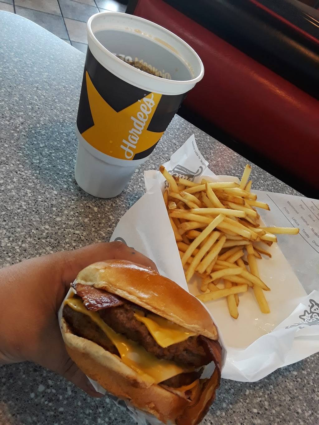 Hardees | restaurant | 2715 Taylor Rd, Montgomery, AL 36117, USA | 3342722004 OR +1 334-272-2004