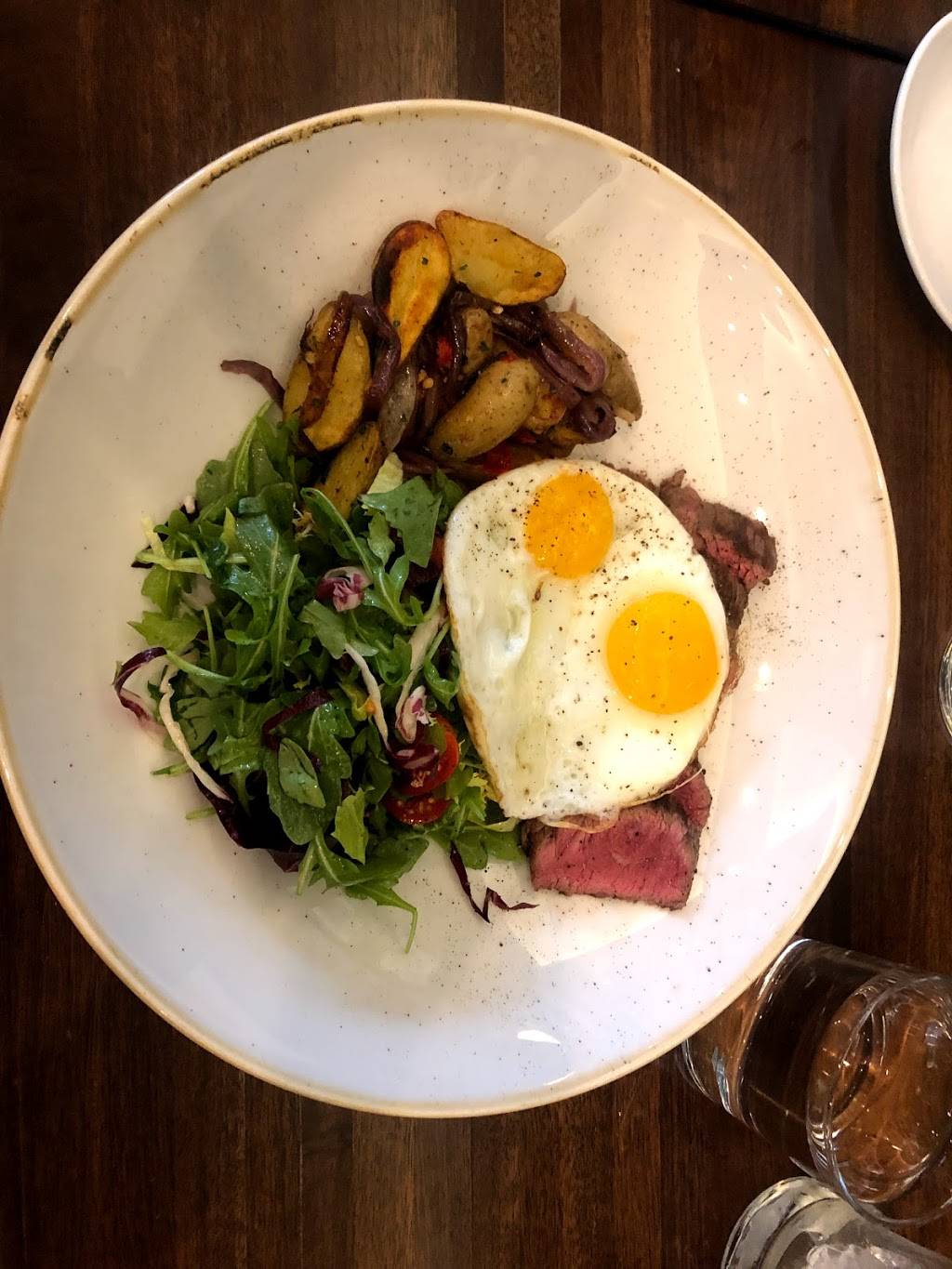 Coda di Volpe | restaurant | 3335 N Southport Ave, Chicago, IL 60657, USA | 7736878568 OR +1 773-687-8568