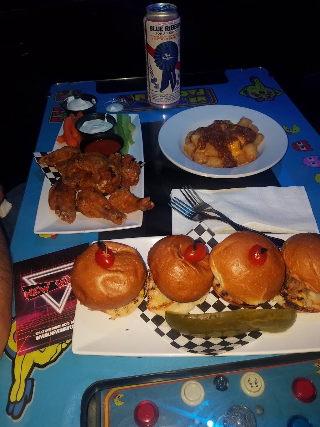 New Wave Restaurant | restaurant | 17847 Lakewood Blvd, Bellflower, CA 90706, USA | 5627908274 OR +1 562-790-8274