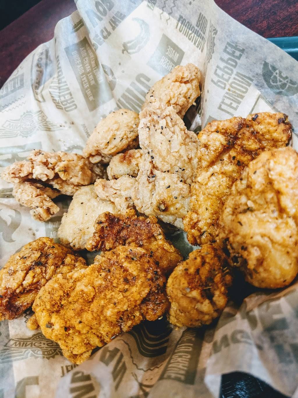 Wingstop | restaurant | 32980 Woodward Ave, Royal Oak, MI 48073, USA | 2489857867 OR +1 248-985-7867