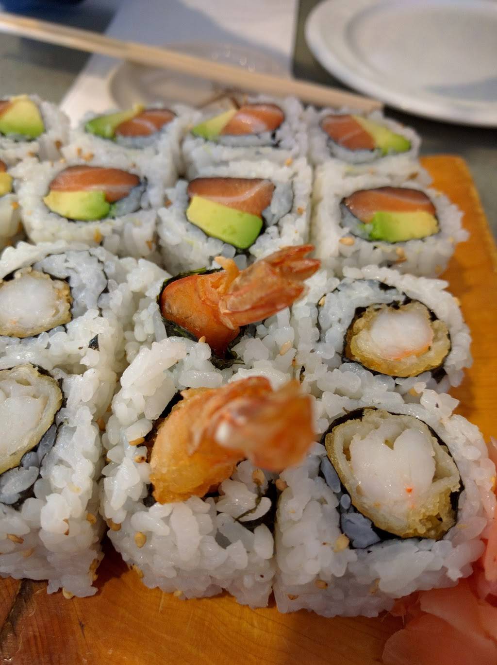 Sushi House | restaurant | 1331 Rockville Pike, Rockville, MD 20852, USA | 3013090043 OR +1 301-309-0043