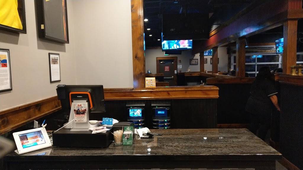 R&R Sports Bar And Grill | restaurant | 500 E 5th Ave, Gary, IN 46402, USA | 2194271047 OR +1 219-427-1047