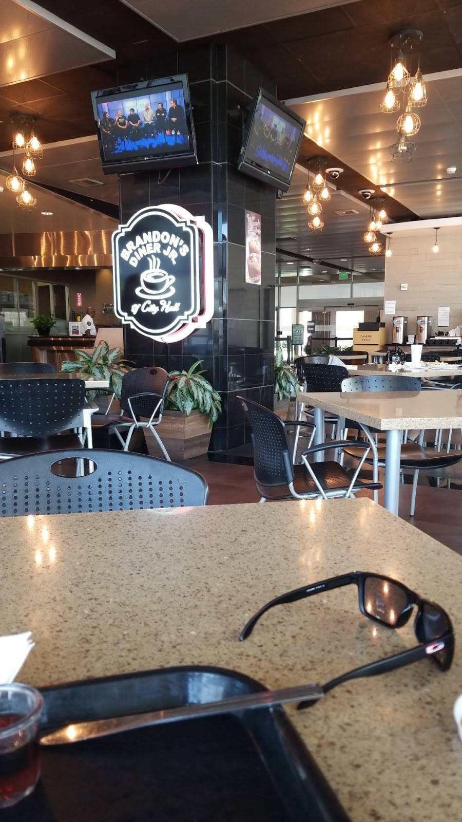 Brandons Diner Jr. Of City Hall | restaurant | 3900 Main St, Riverside, CA 92501, USA | 9517782588 OR +1 951-778-2588