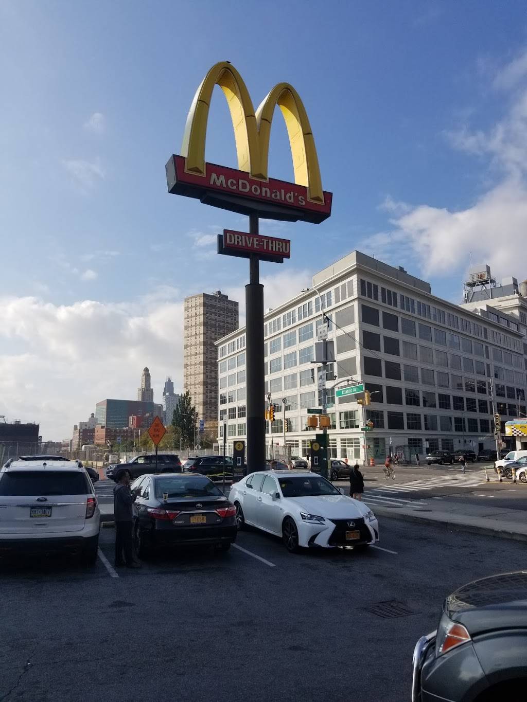 McDonalds | cafe | 840 Atlantic Ave, Brooklyn, NY 11238, USA | 7187835766 OR +1 718-783-5766