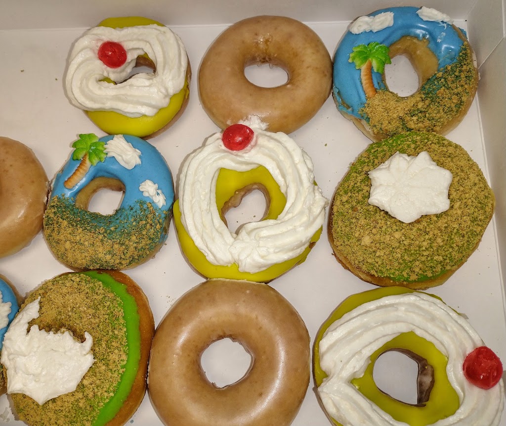 Krispy Kreme | bakery | 980 N 9th Ave, Pensacola, FL 32501, USA | 8504384639 OR +1 850-438-4639