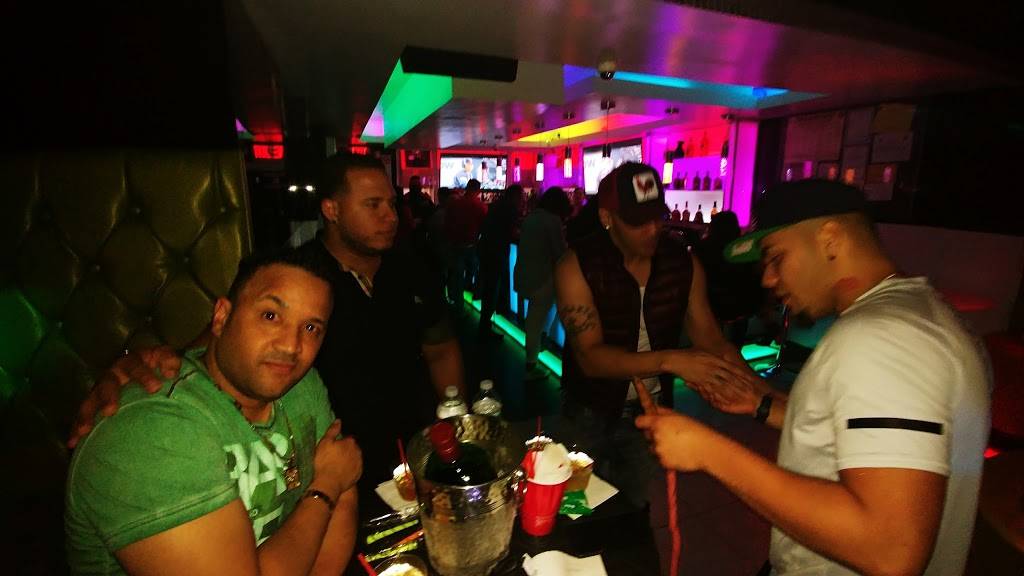 Makarena | restaurant | 150 Common St, Lawrence, MA 01840, USA | 9786551483 OR +1 978-655-1483