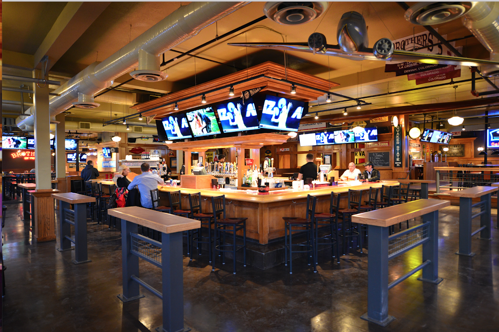 Brothers | restaurant | 910 Broad Ripple Ave, Indianapolis, IN 46220, USA | 3172525530 OR +1 317-252-5530