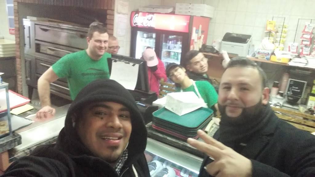 Queen Pizza & Deli | restaurant | 938 Broad St, Newark, NJ 07102, USA | 9738021661 OR +1 973-802-1661