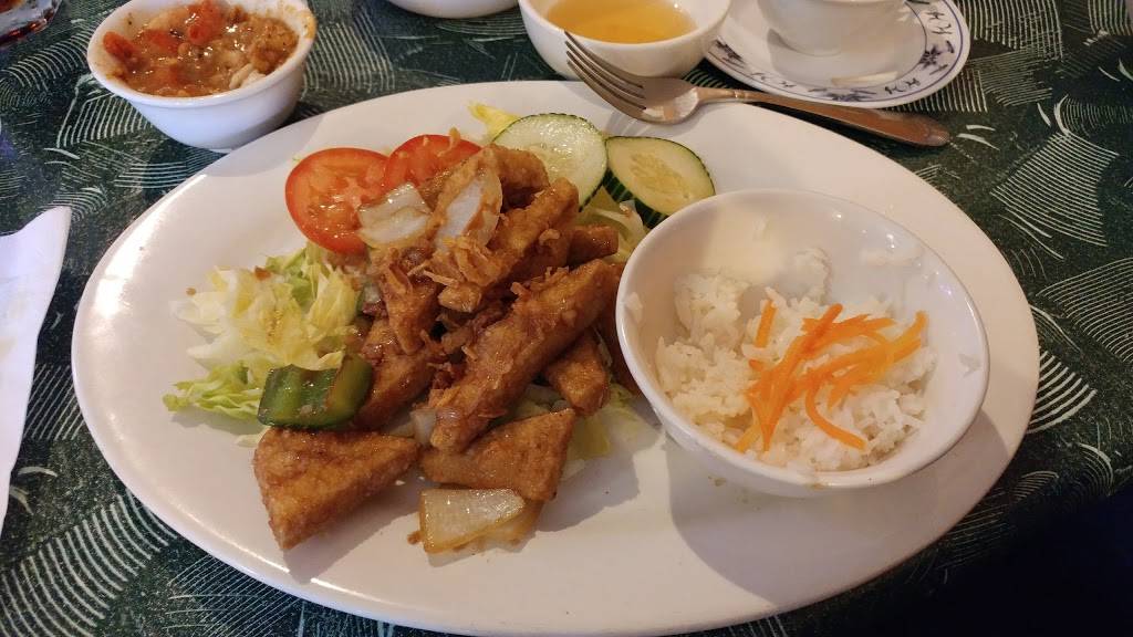 Pho Hoang | restaurant | 2402 Bay Area Blvd, Houston, TX 77058, USA | 2812188818 OR +1 281-218-8818