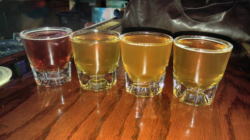 Yucca Tap Room | restaurant | 29 W Southern Ave, Tempe, AZ 85282, USA | 4809674777 OR +1 480-967-4777