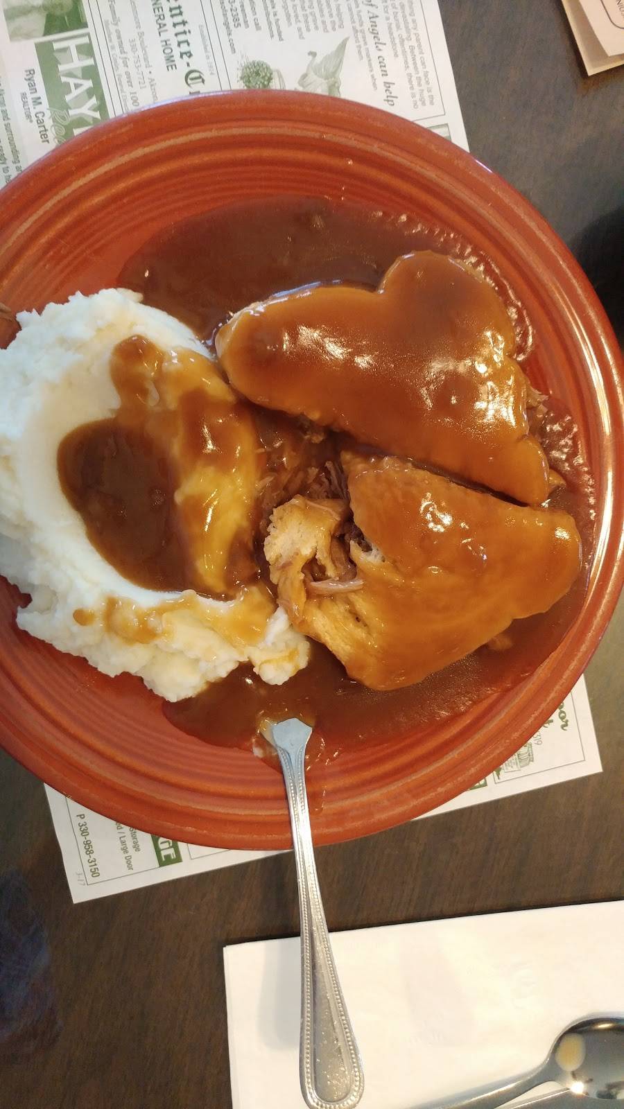 Lukity Country Inn | restaurant | 2697 Manchester Rd, Akron, OH 44319, USA | 3307535983 OR +1 330-753-5983