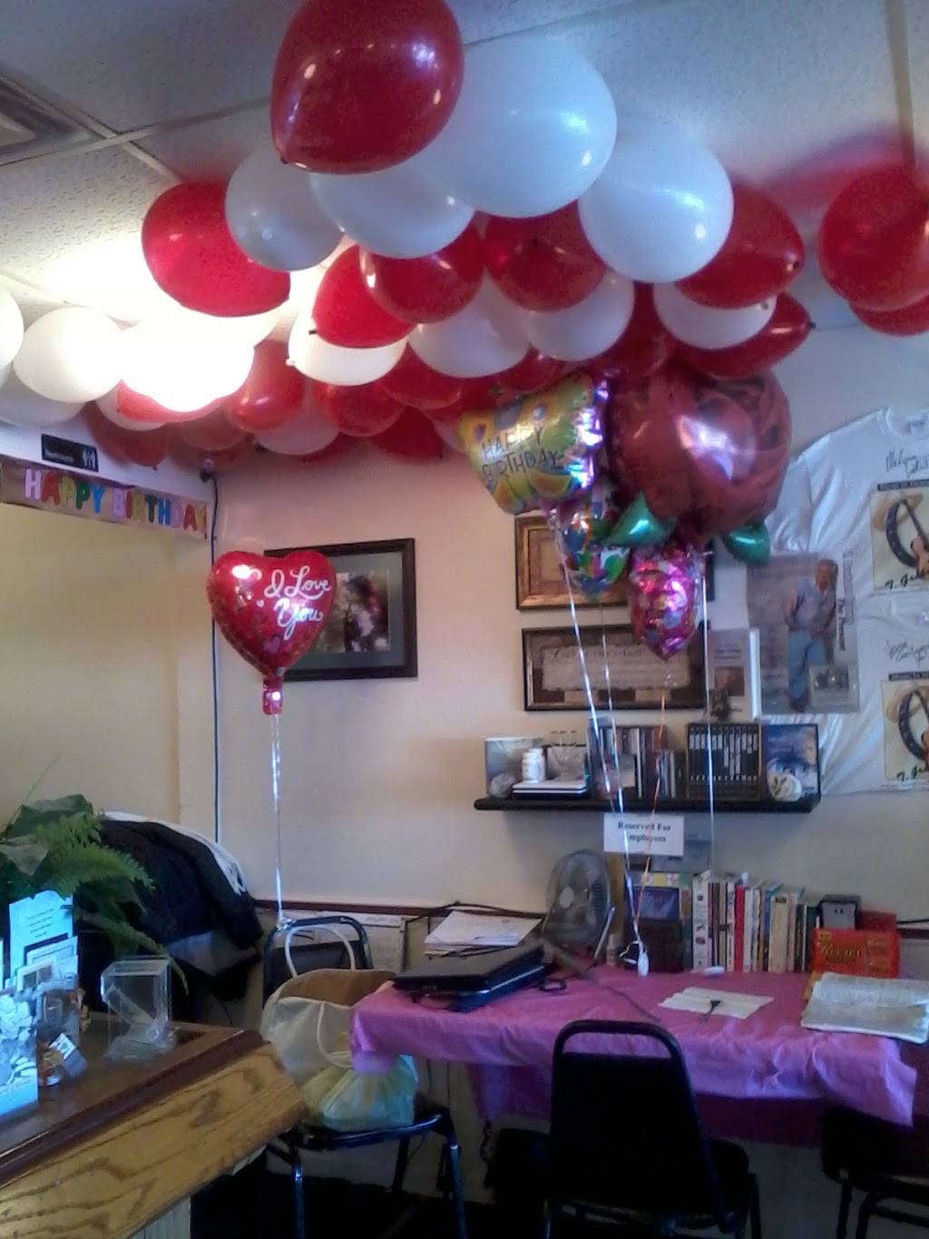 M & V Famous "Soul" Food | restaurant | 281 N Lowry St, Smyrna, TN 37167, USA | 6152670571 OR +1 615-267-0571