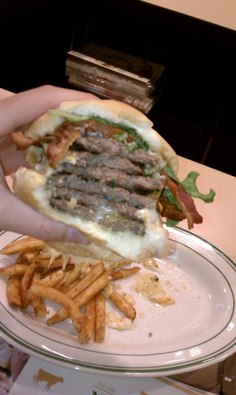 Newport Creamery | restaurant | Warwick Mall, 400 Bald Hill Rd, Warwick, RI 02886, USA | 4017374309 OR +1 401-737-4309