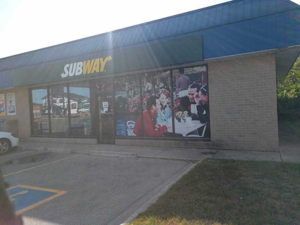 Subway | meal takeaway | Macs Convenience Store, 422 James St, Delhi, ON N4B 1X9, Canada | 5195823277 OR +1 519-582-3277