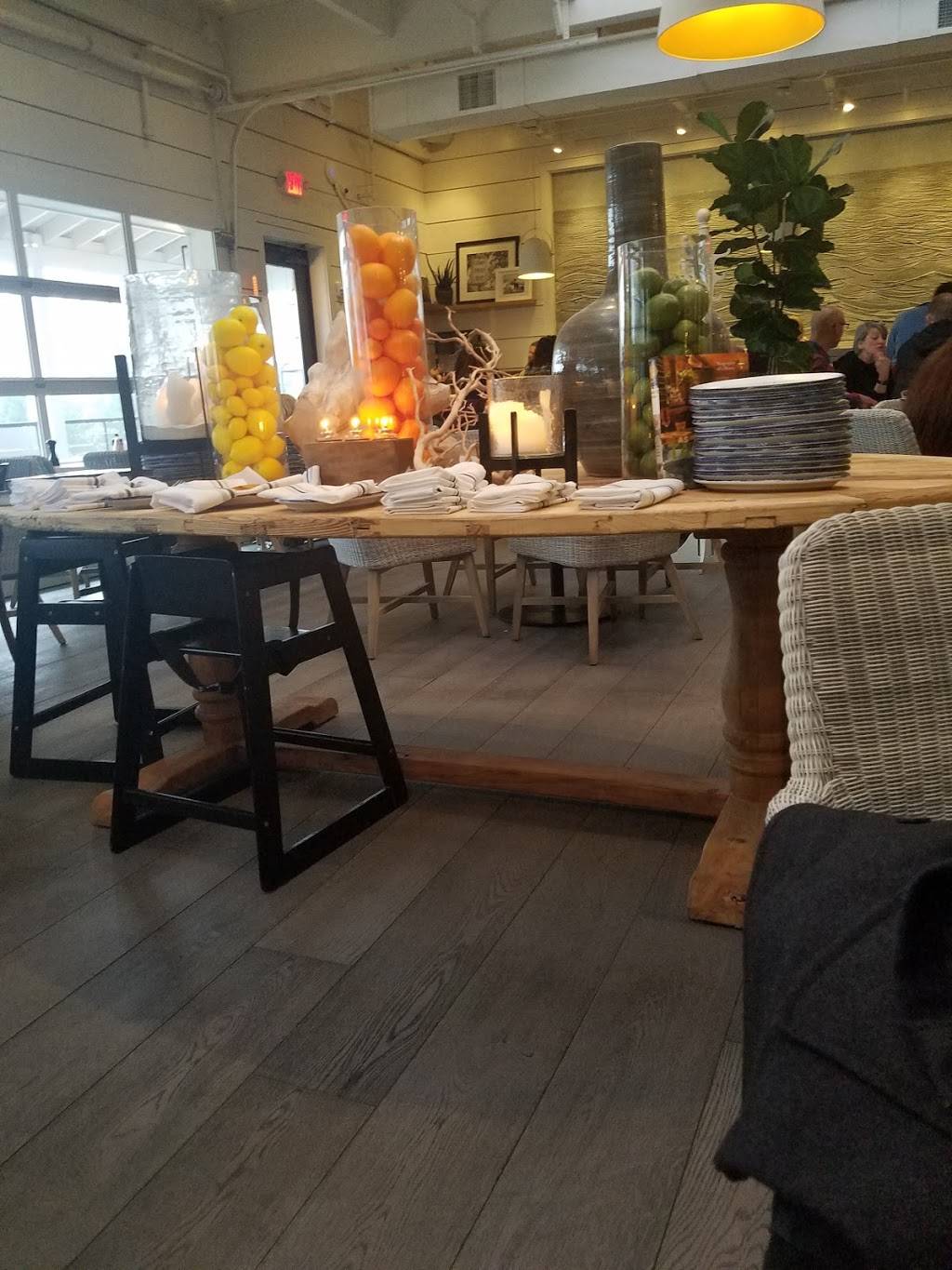 Lindeys Lake House | restaurant | 2101 Richmond Rd Suite L, Beachwood, OH 44122, USA | 2163425030 OR +1 216-342-5030