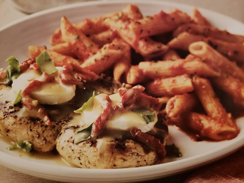 Carrabbas Italian Grill | restaurant | 4765 S 76th St, Greenfield, WI 53220, USA | 4142824158 OR +1 414-282-4158