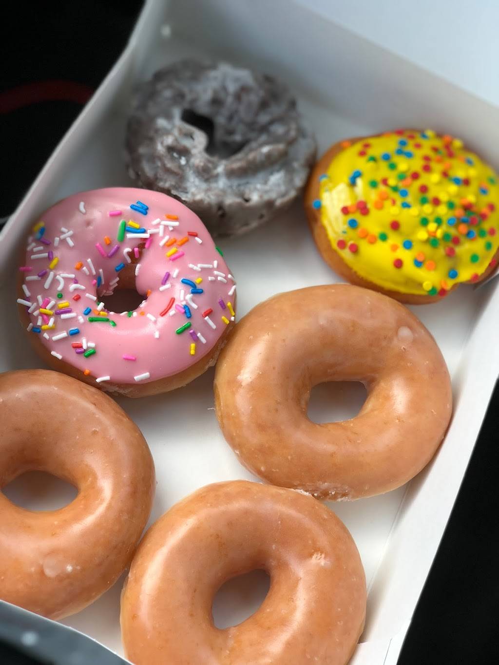 Krispy Kreme | bakery | 8425 N Florida Ave, Tampa, FL 33604, USA | 8139324396 OR +1 813-932-4396