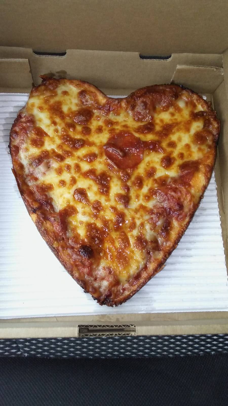 Ginos Pizza & Spaghetti House | restaurant | 2670 Woodville Rd, Northwood, OH 43619, USA | 4196904466 OR +1 419-690-4466