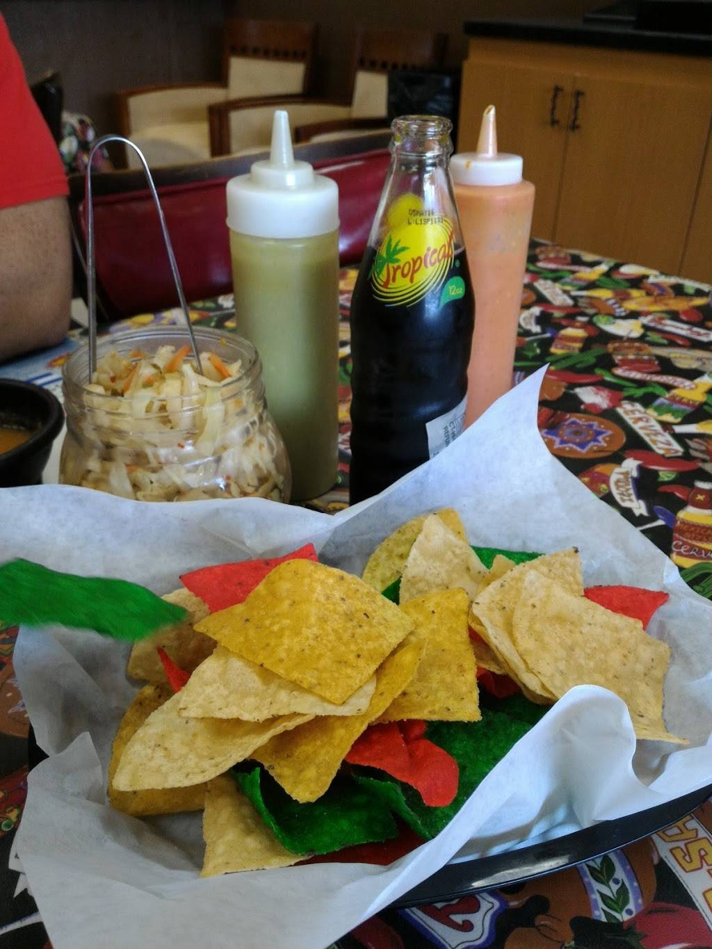 Pupusita Express | restaurant | 1114 N Cedar Lake Rd, Round Lake Beach, IL 60073, USA | 8475505325 OR +1 847-550-5325