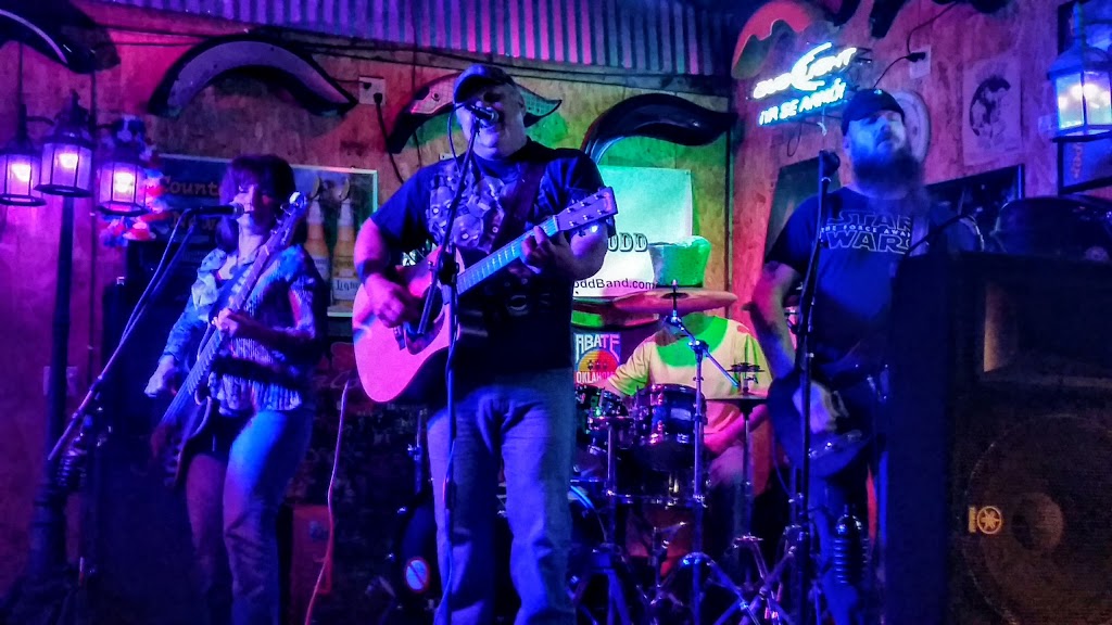 Lyannas Lakeside Bar & Grill | restaurant | 10850 S Cedar Rd, Hinton, OK 73047, USA | 4052846788 OR +1 405-284-6788