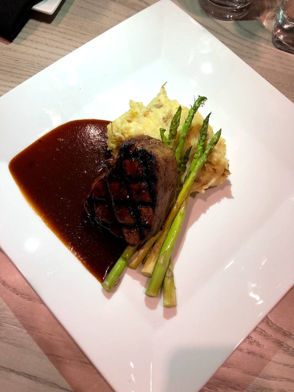 Initial Q | restaurant | 127 W Main St, Spartanburg, SC 29306, USA | 8647072183 OR +1 864-707-2183