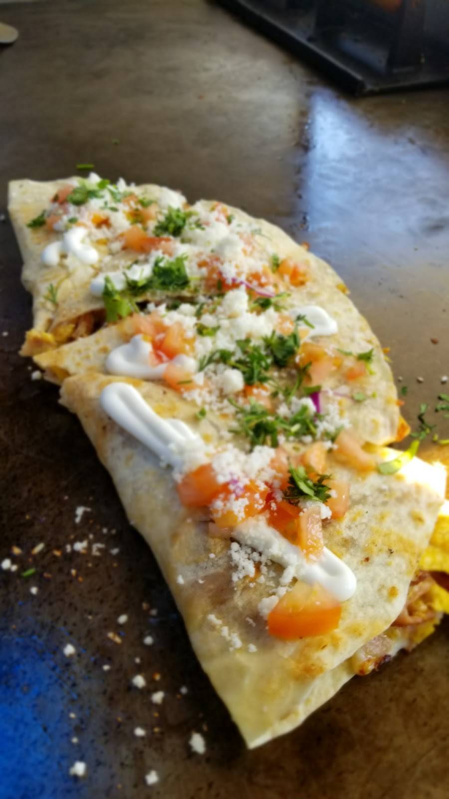 El Uli Mar Y Tierra | restaurant | 12852 Foothill Blvd, Sylmar, CA 91342, USA | 8188267445 OR +1 818-826-7445